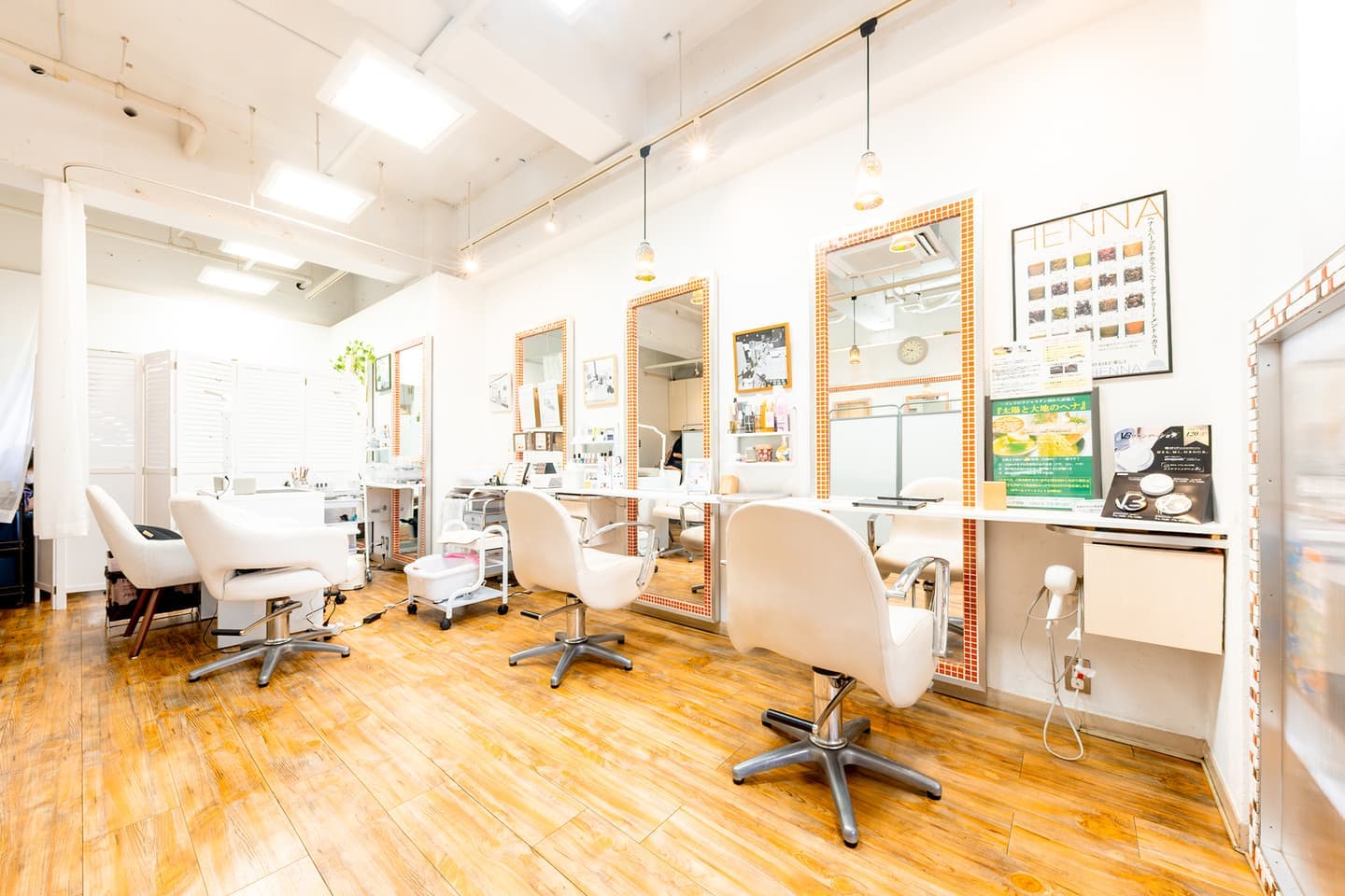 綾瀬の美容室レモネードの店内写真