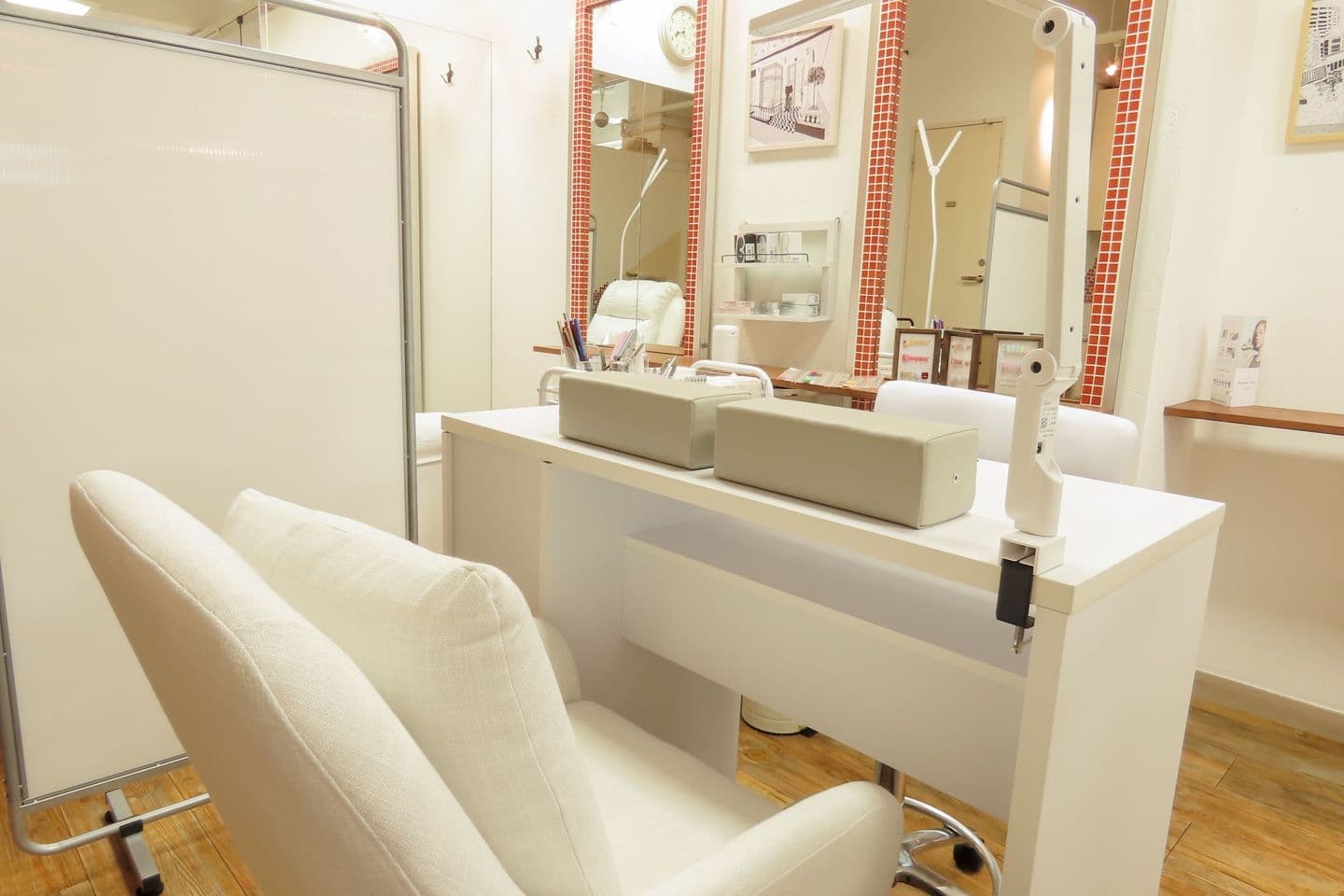 綾瀬のネイルサロンLEMONadeのネイルブース