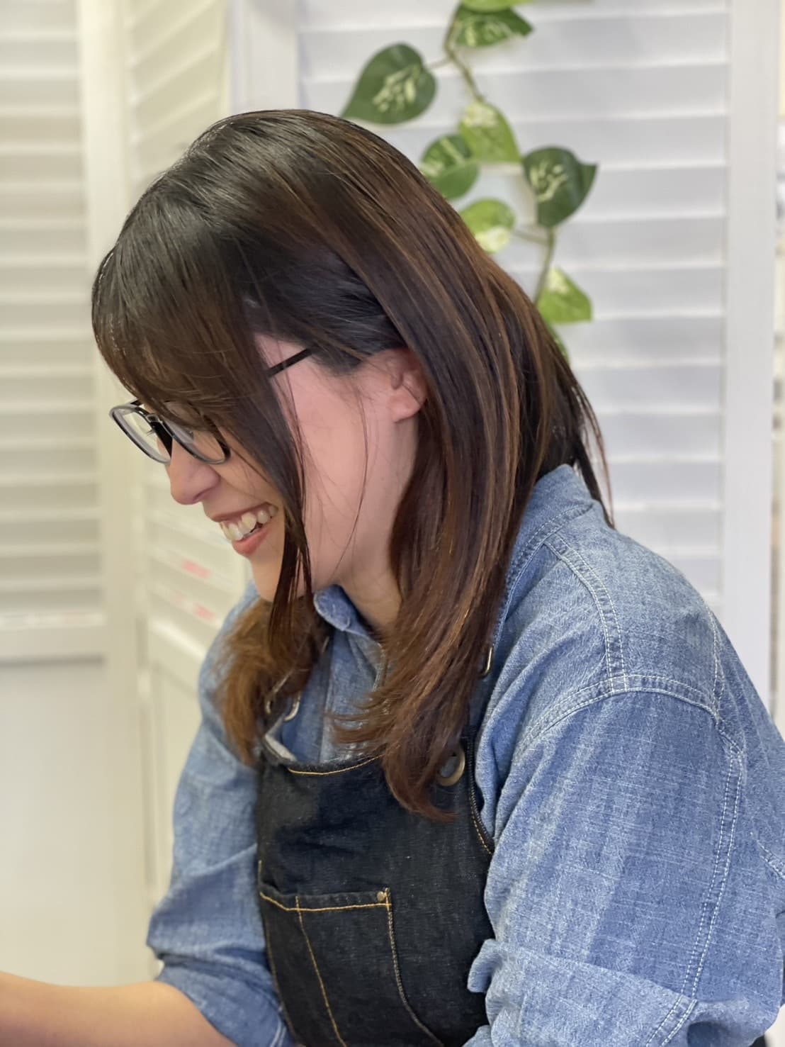 綾瀬の美容室レモネードのスタイリストREINA