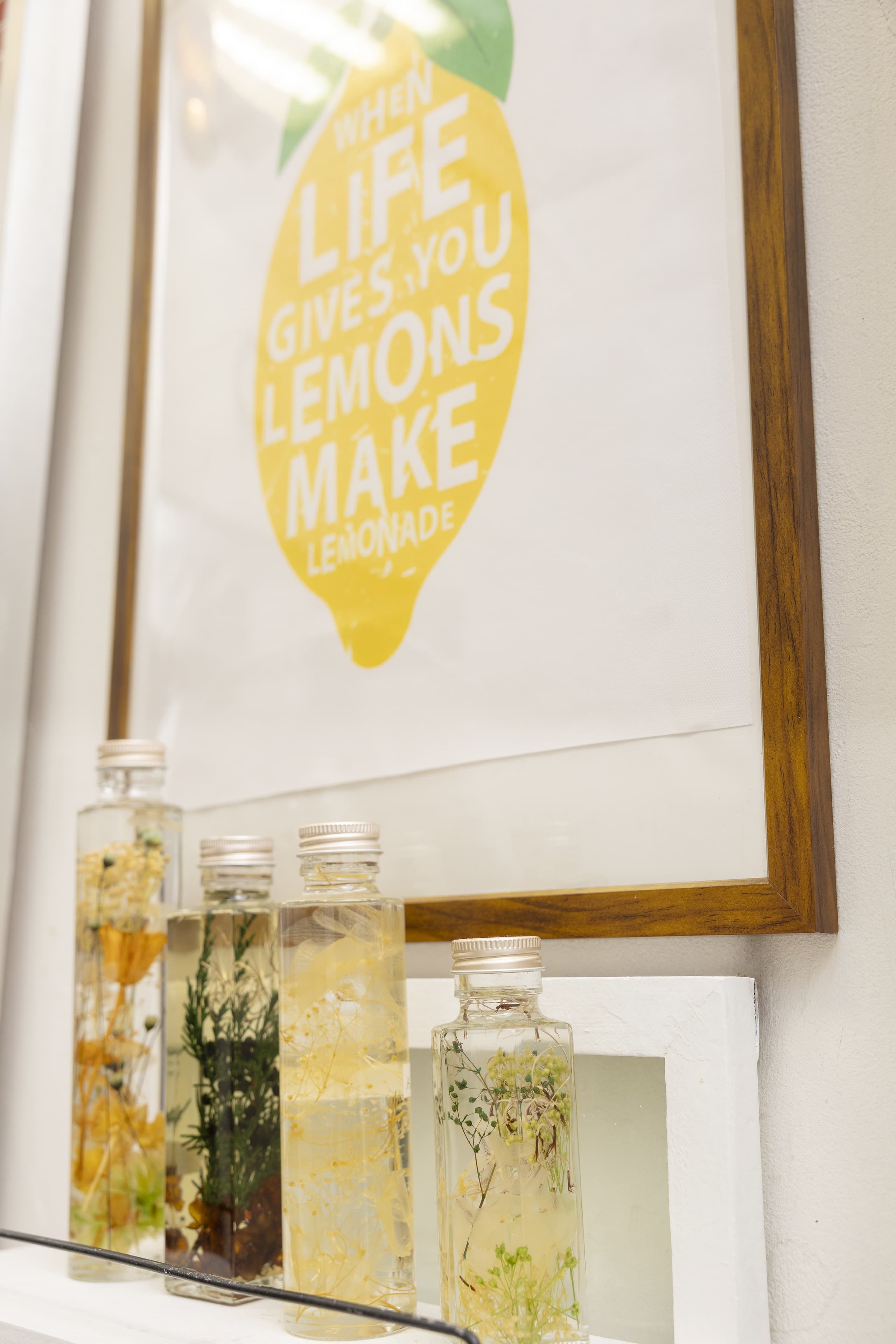 綾瀬の美容室LEMONadeの店内オブジェ